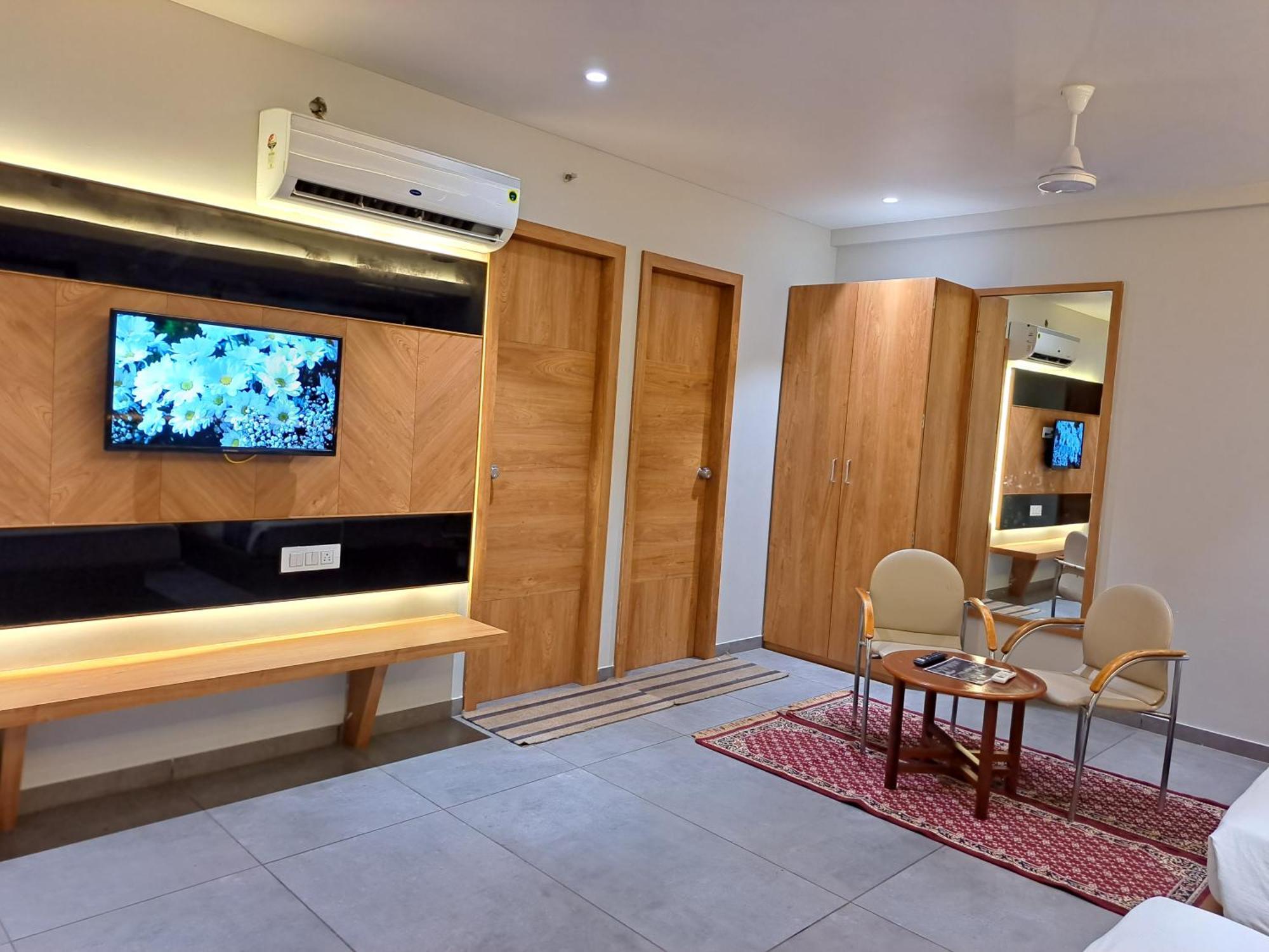 Hotel Om Somnāth Habitación foto