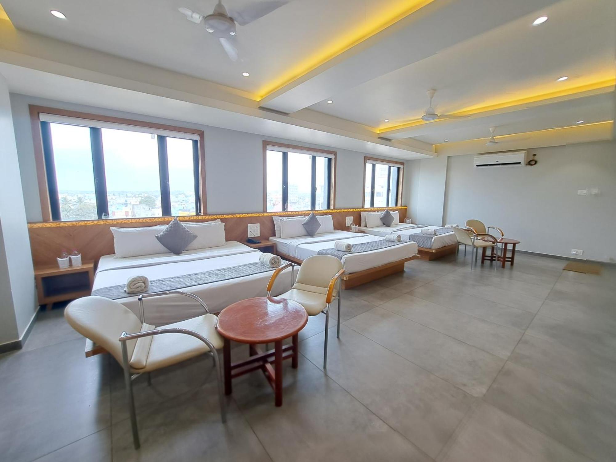 Hotel Om Somnāth Habitación foto