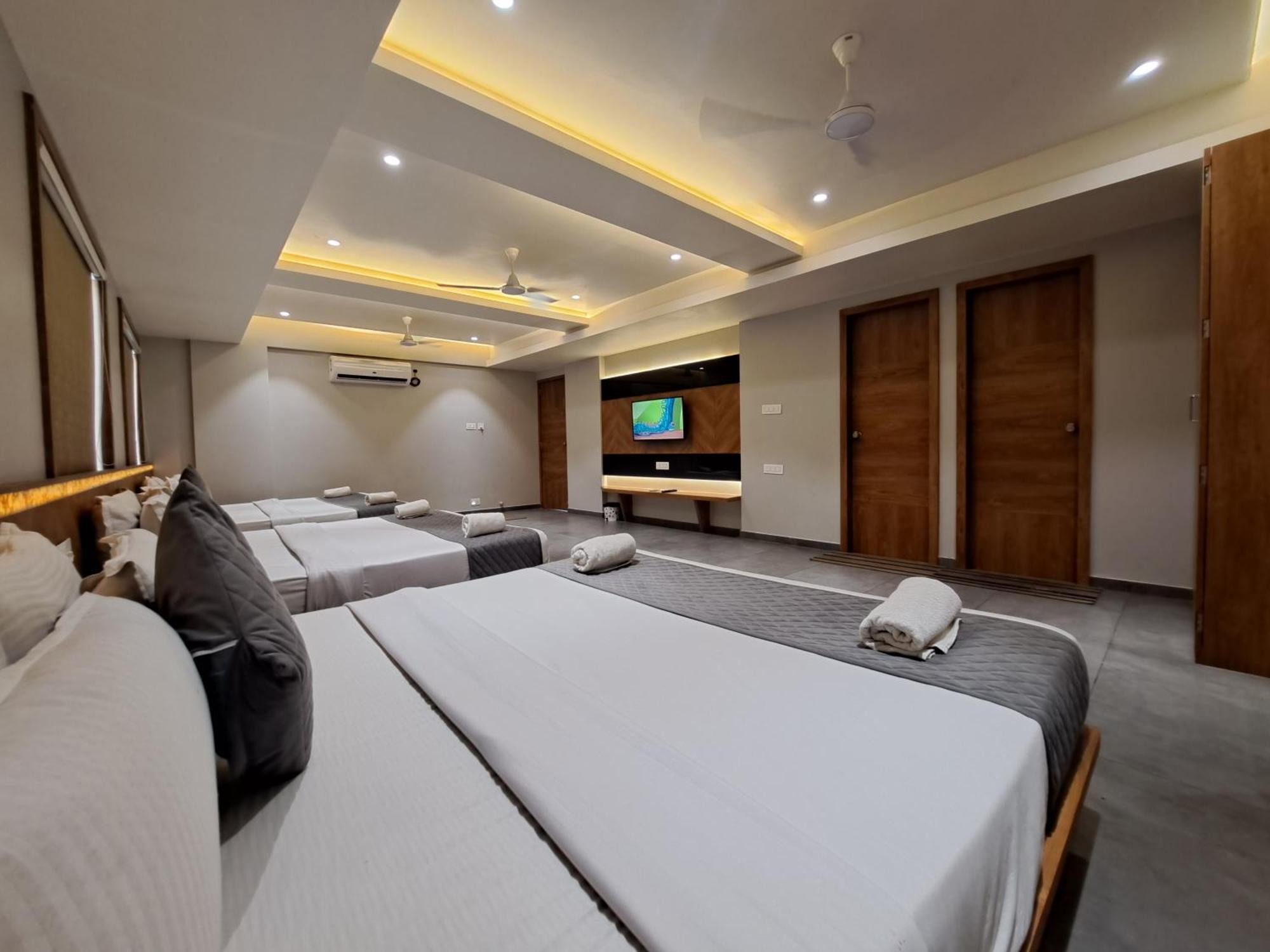 Hotel Om Somnāth Habitación foto