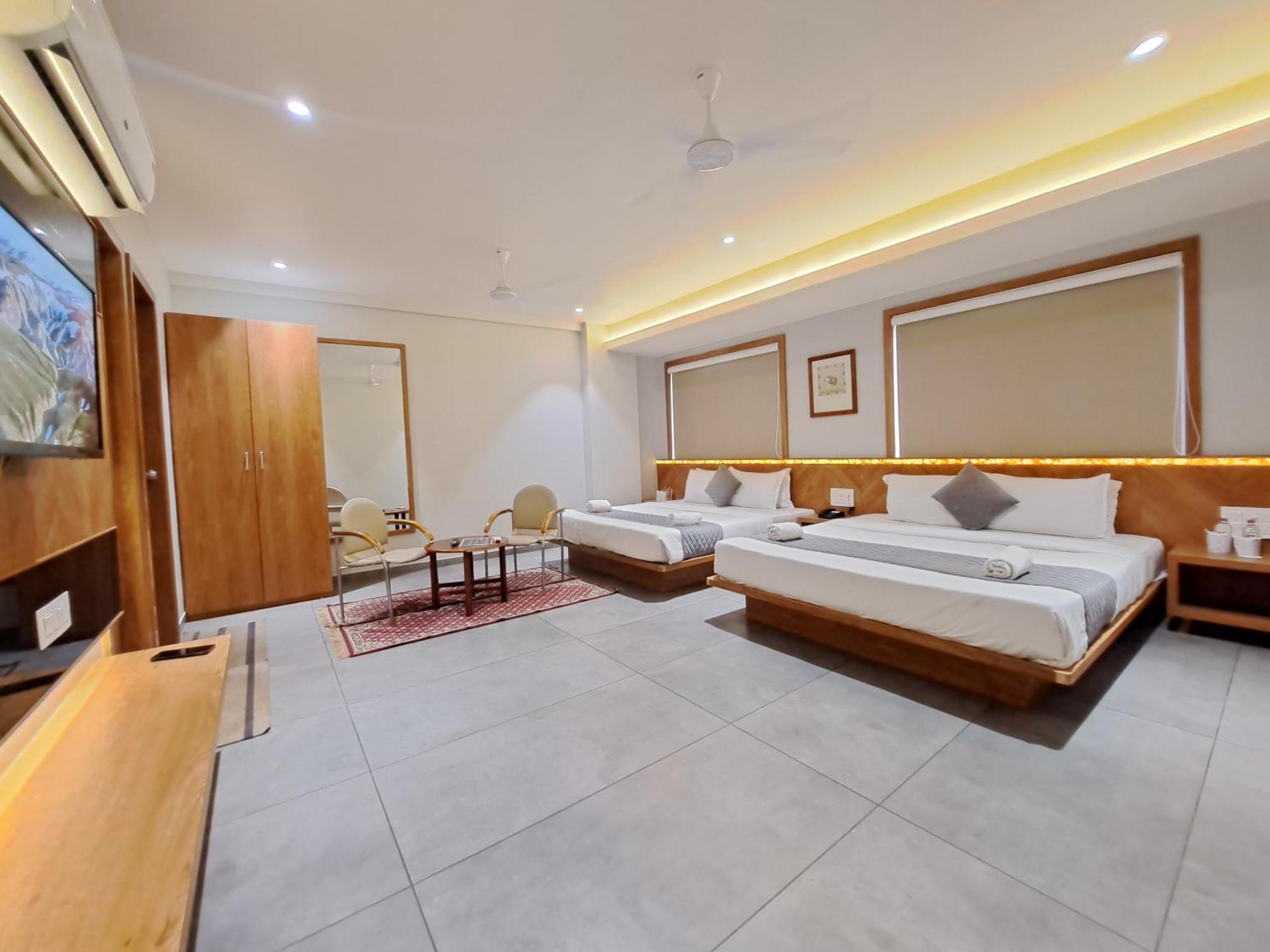 Hotel Om Somnāth Habitación foto