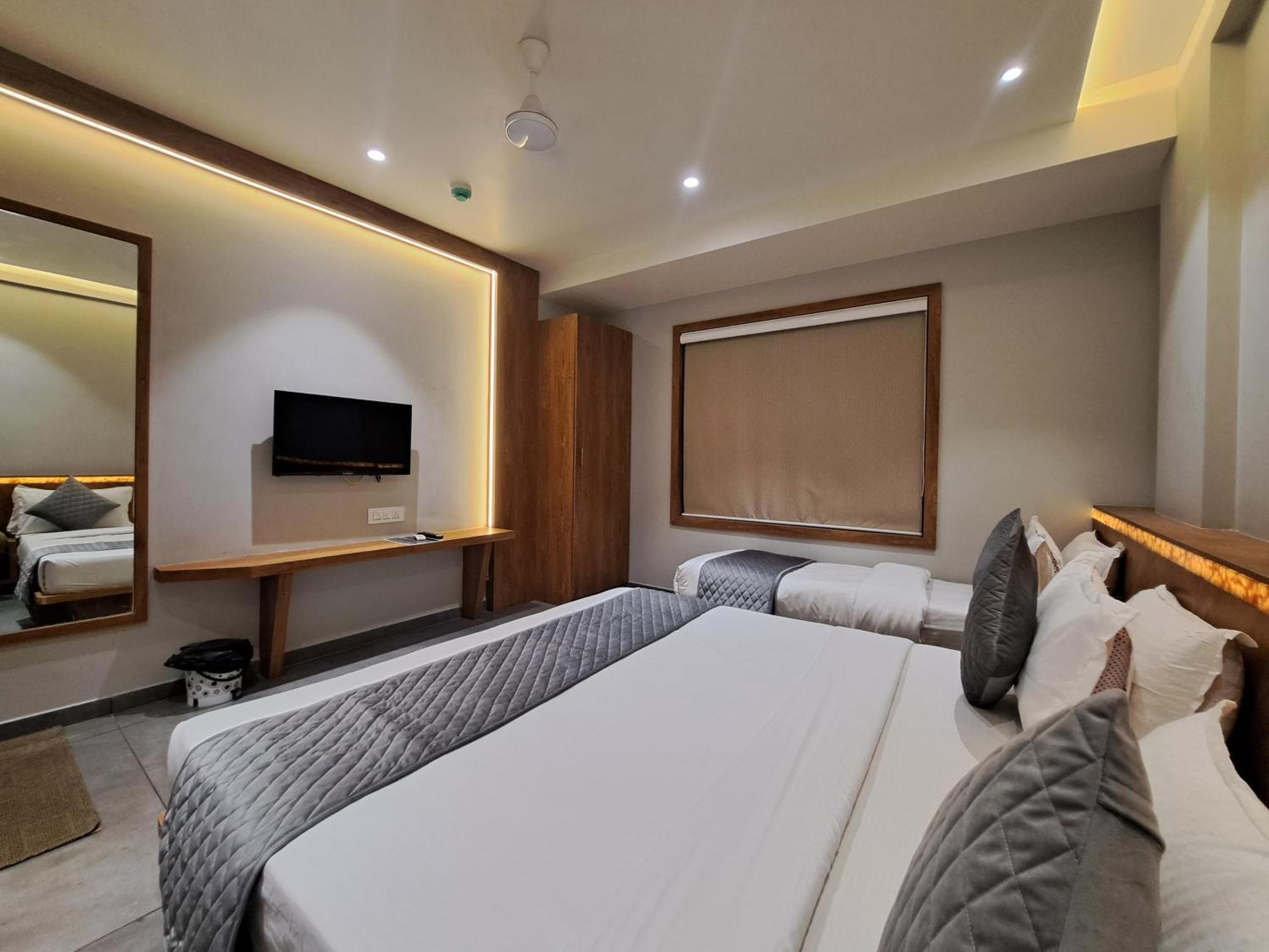Hotel Om Somnāth Habitación foto
